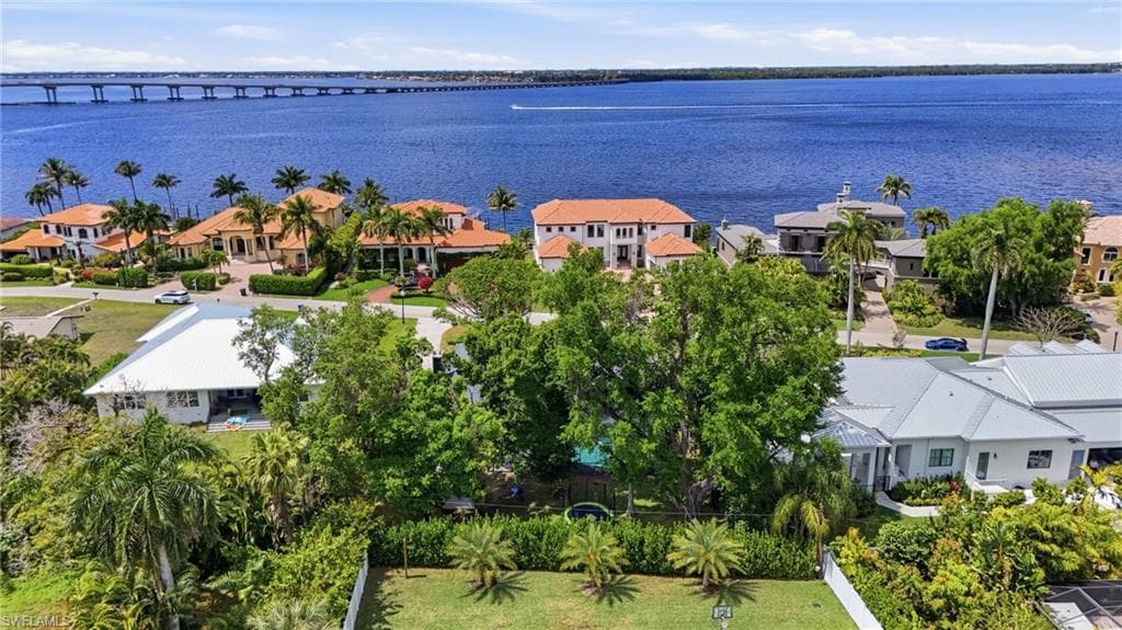 3931 W Riverside DR-4