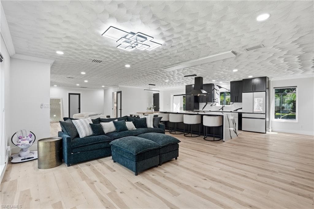 3931 W Riverside DR-3