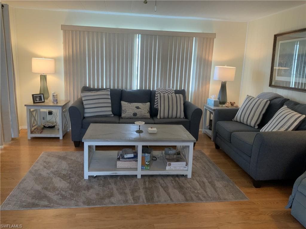 250 Palmer BLVD-4