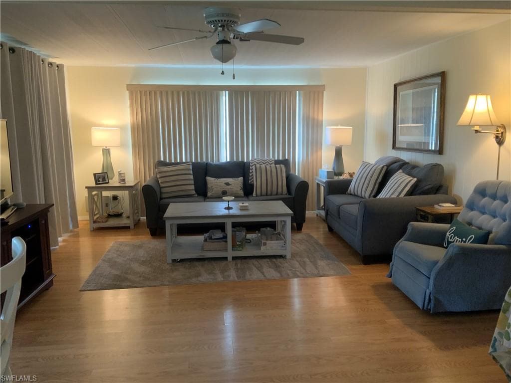250 Palmer BLVD-3