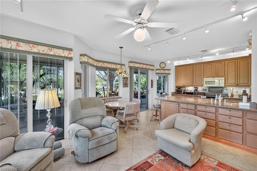 9560 Village View BLVD-13
