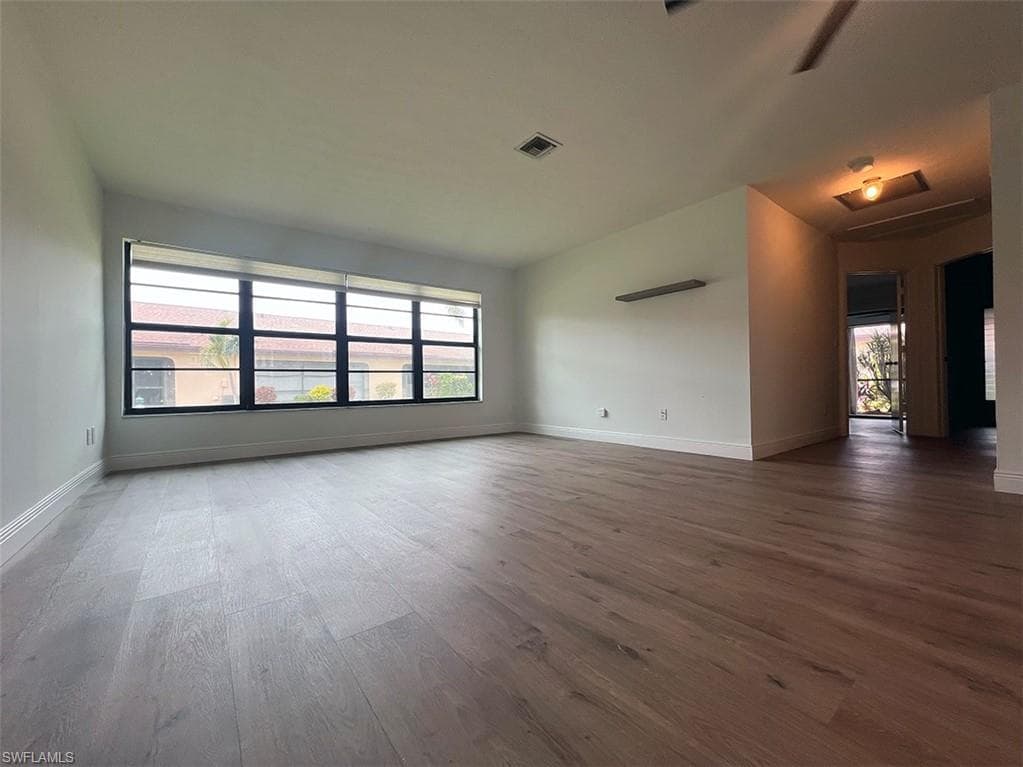 3906 SE 11th PL 606-12