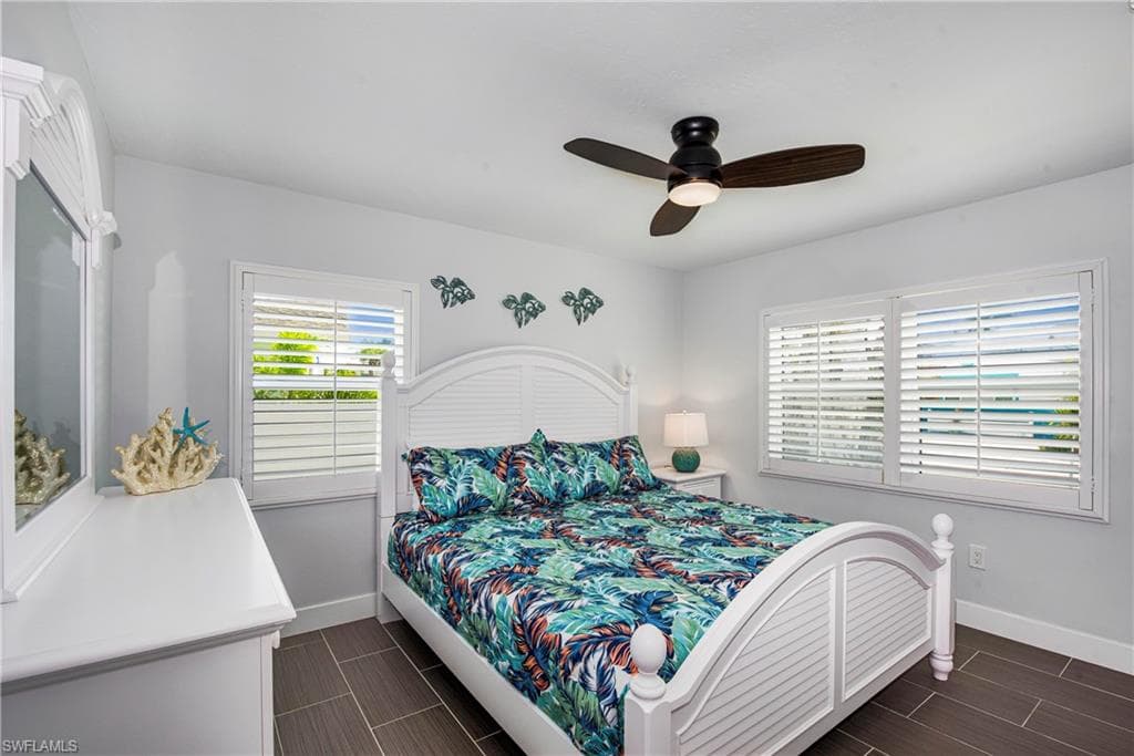 240 Fairweather LN-18