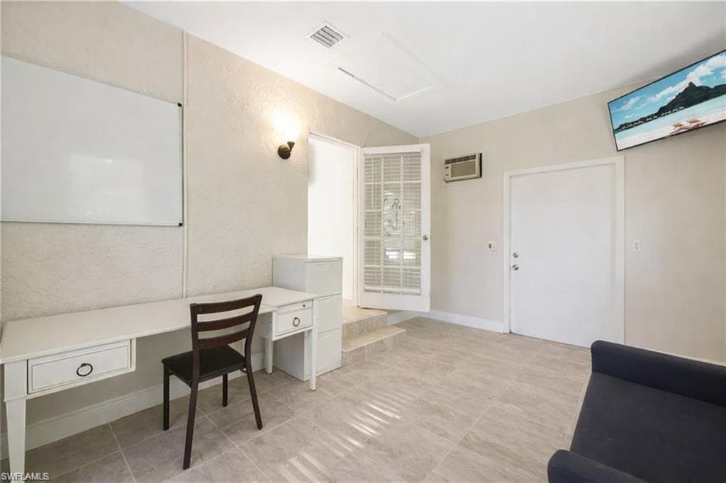 3461 Lakeview DR-27