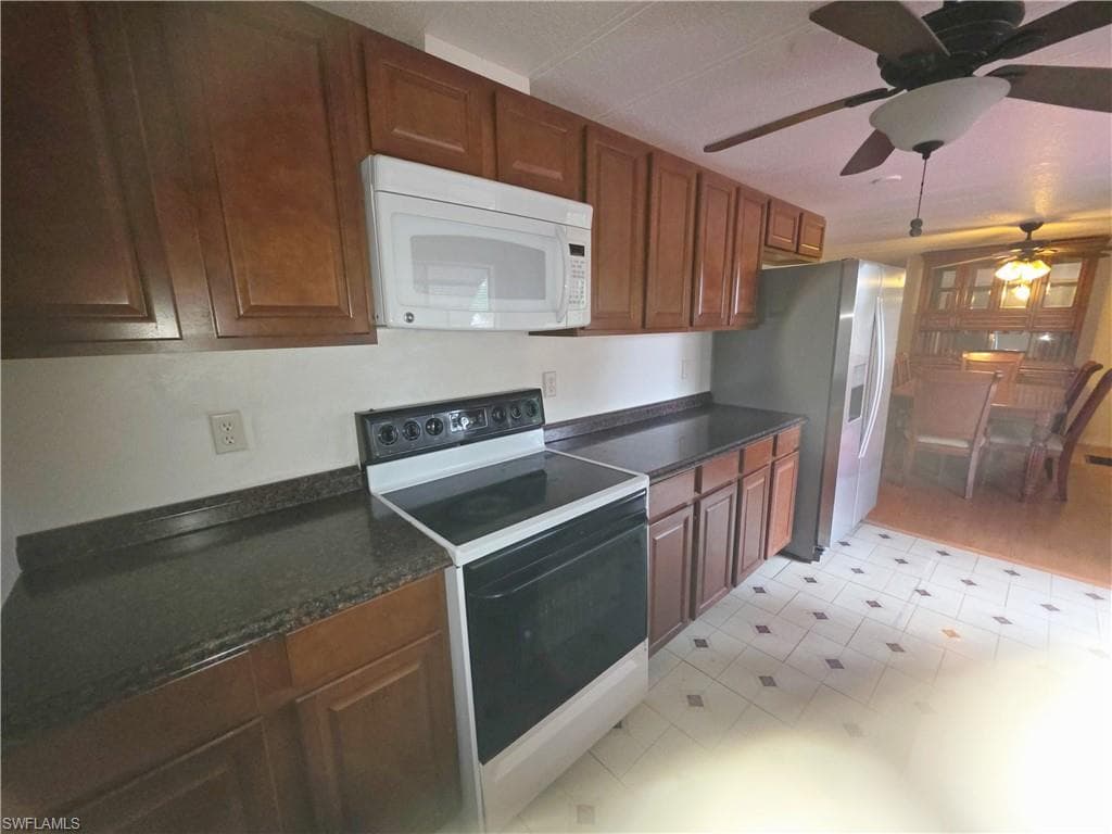 8290 Nault RD-8