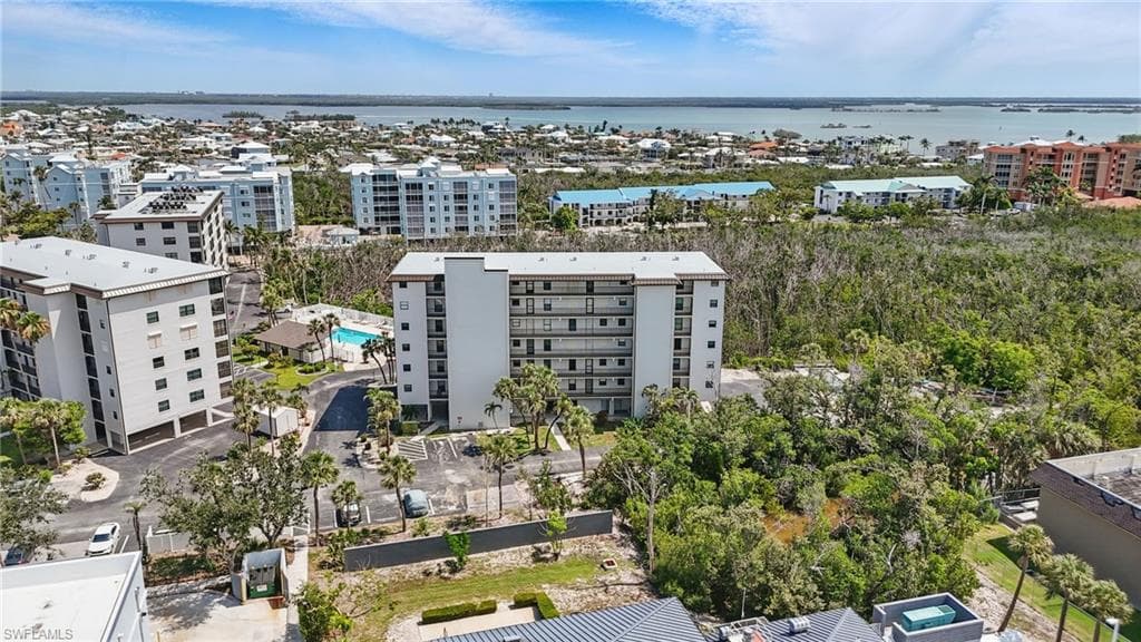 6891 Estero BLVD 362-26