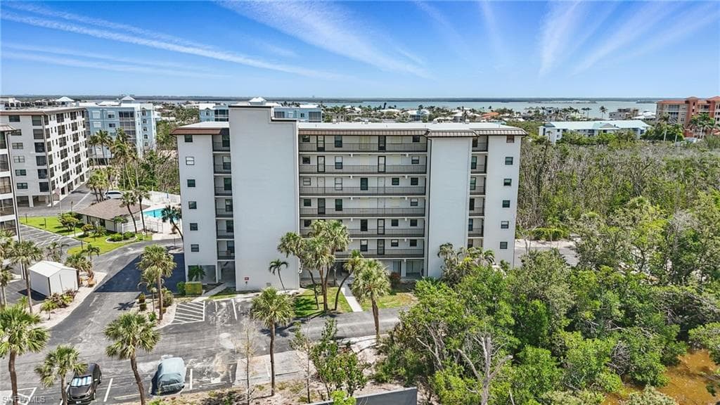 6891 Estero BLVD 362-25