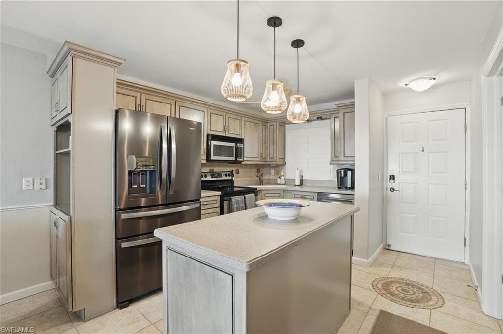 6891 Estero BLVD 362-6