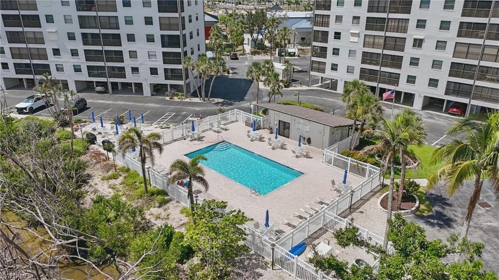 6891 Estero BLVD 362-33