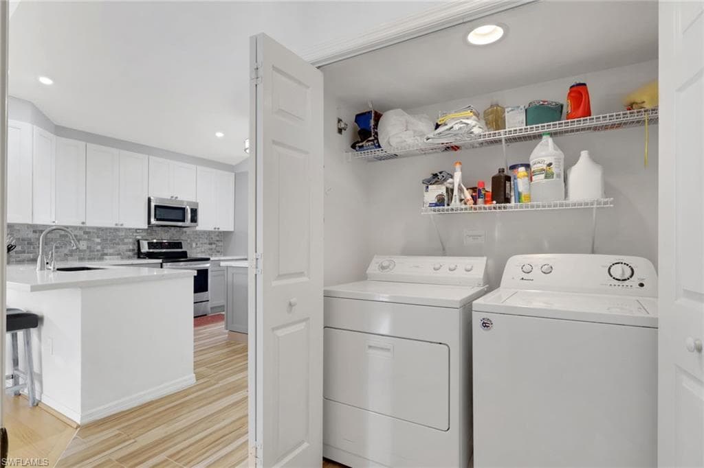 3588 Corinthian WAY-23