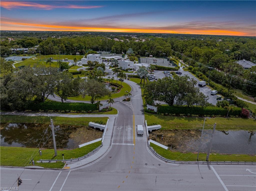 3588 Corinthian WAY-37