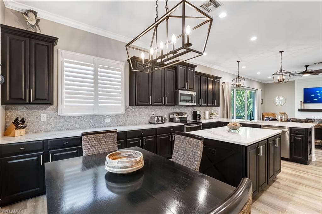 3061 Scarlet Oak PL-15