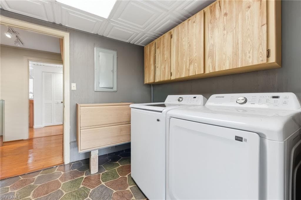 1702 Hill AVE-19
