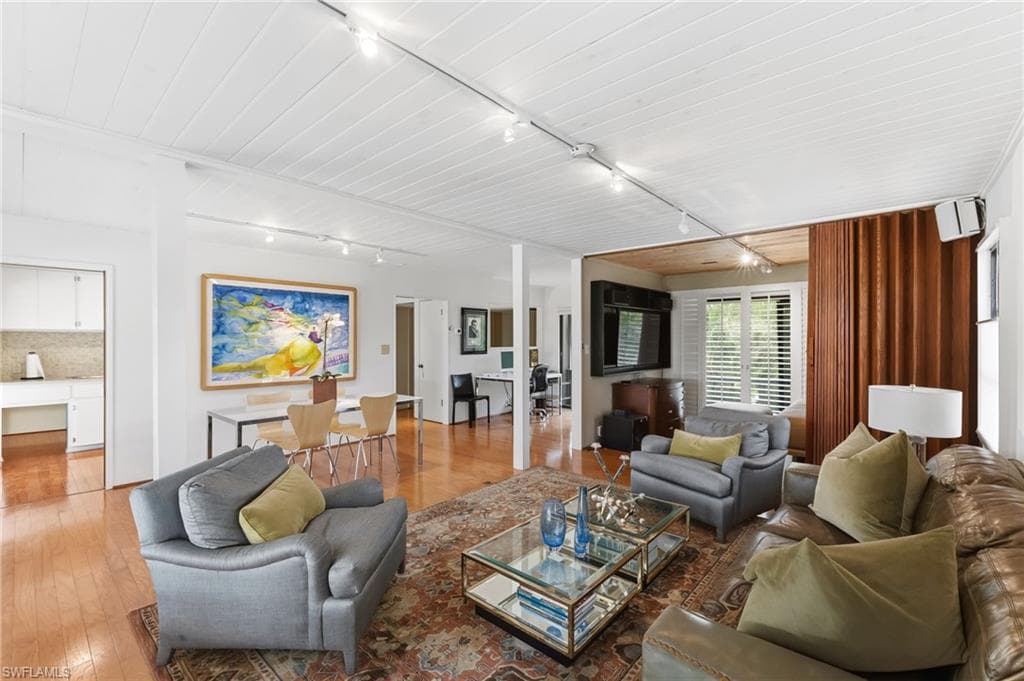 1702 Hill AVE-17
