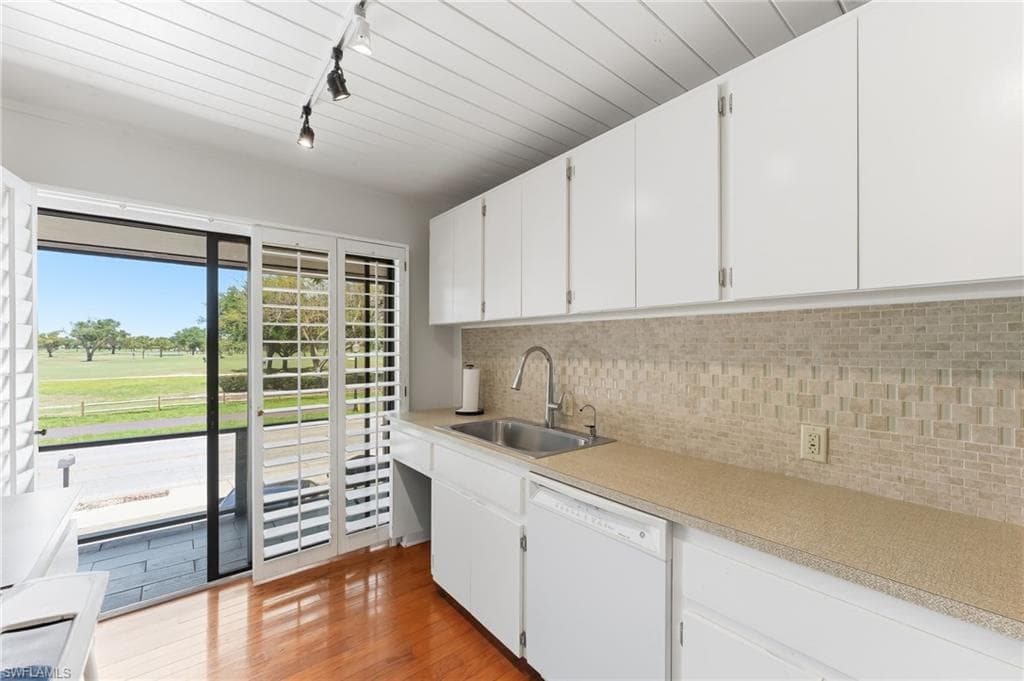 1702 Hill AVE-10