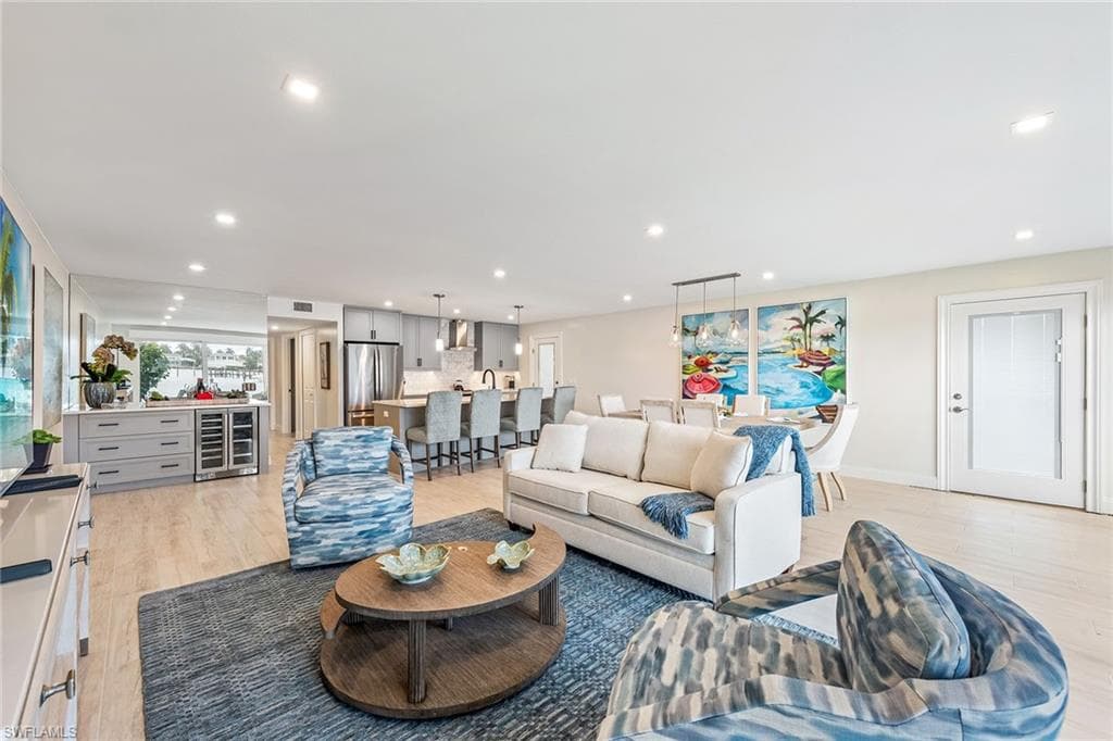 2850 Gulf Shore BLVD N 102-6