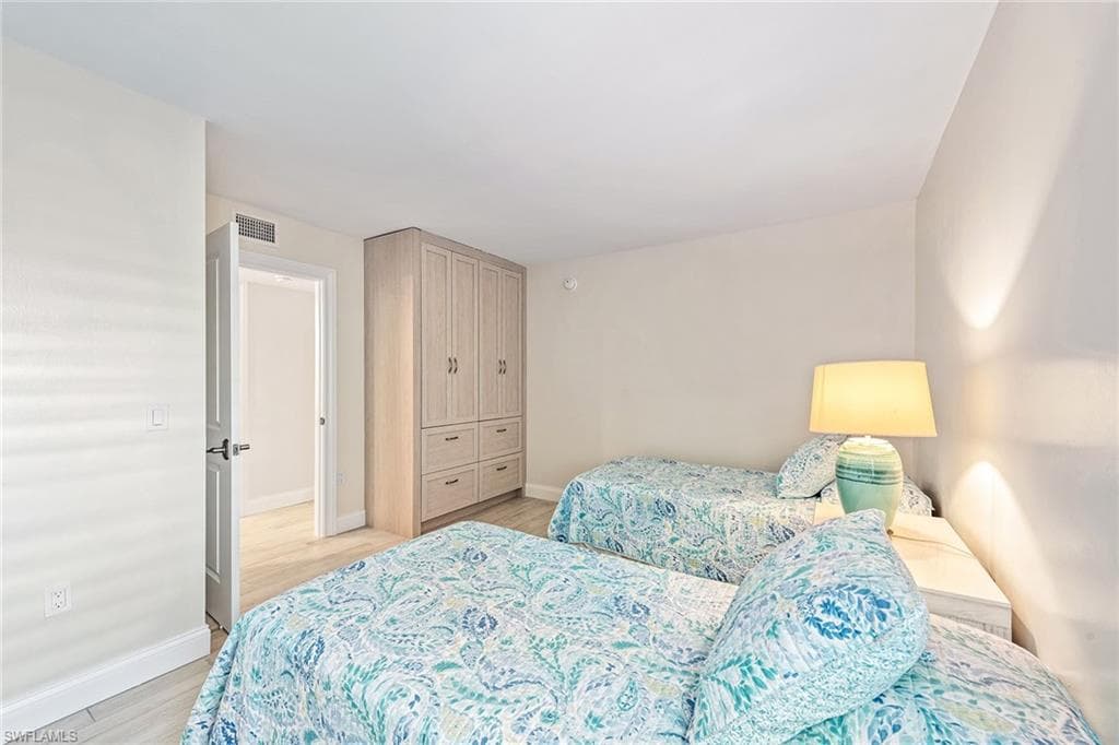 2850 Gulf Shore BLVD N 102-17