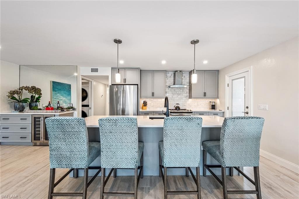 2850 Gulf Shore BLVD N 102-10