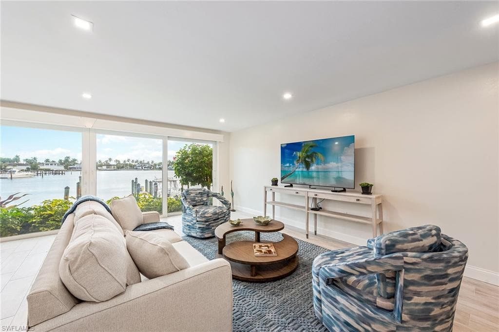 2850 Gulf Shore BLVD N 102-4