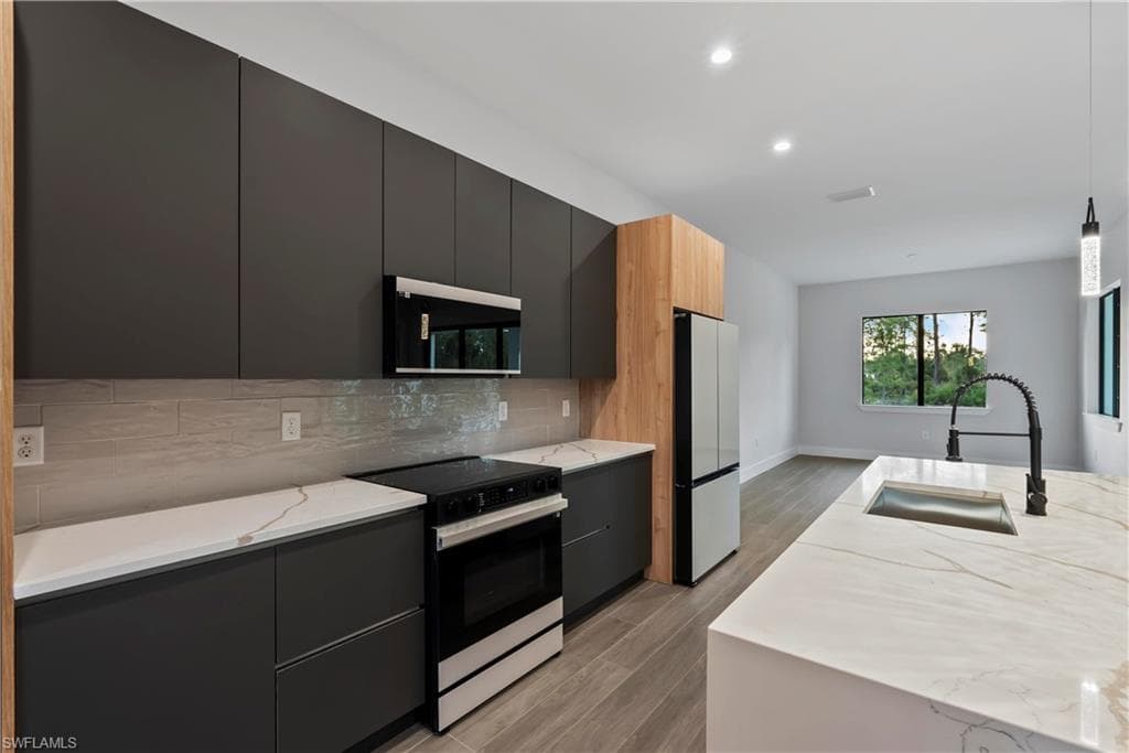3168 56th AVE NE-3