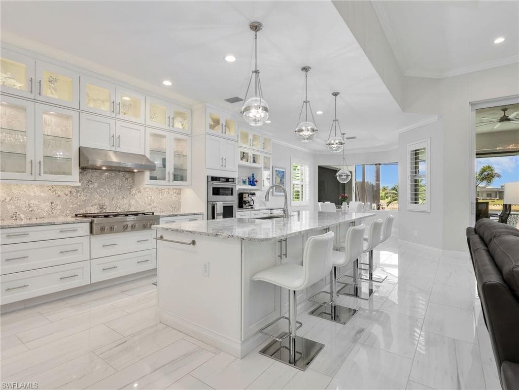 9257 Cayman DR-15