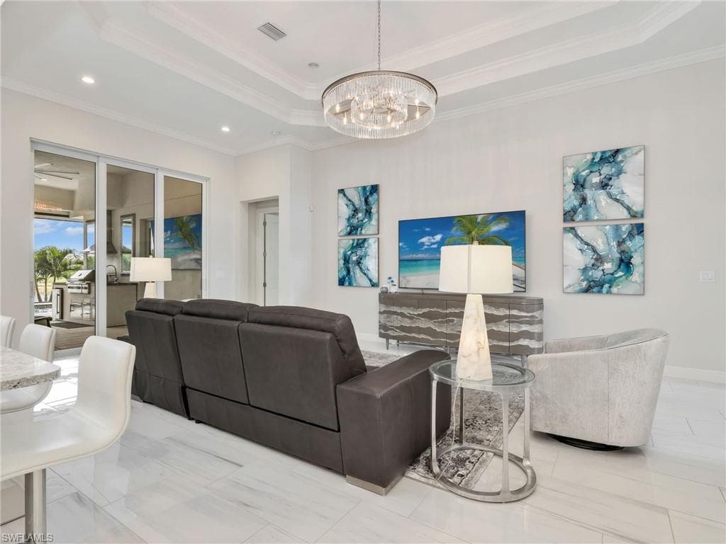9257 Cayman DR-11