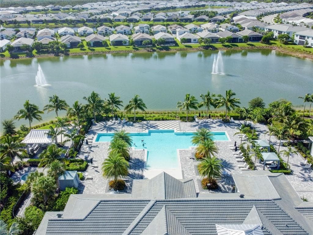 9257 Cayman DR-43