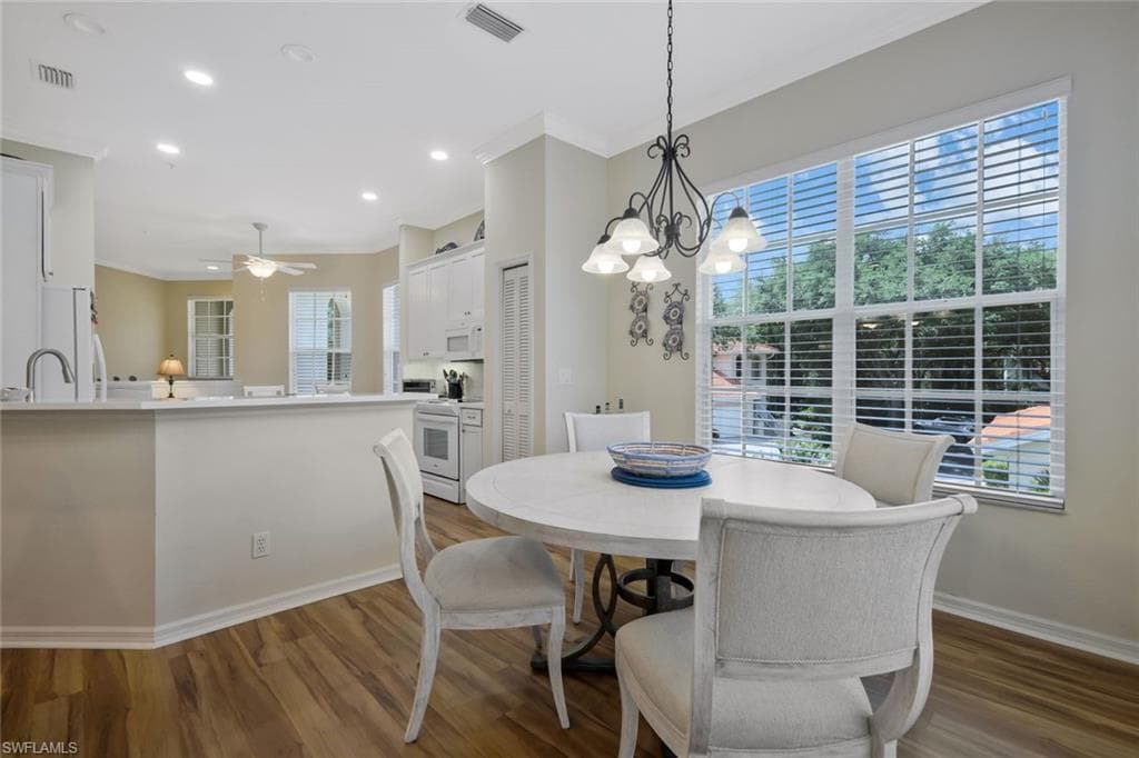 1036 Egrets Walk CIR 201-9