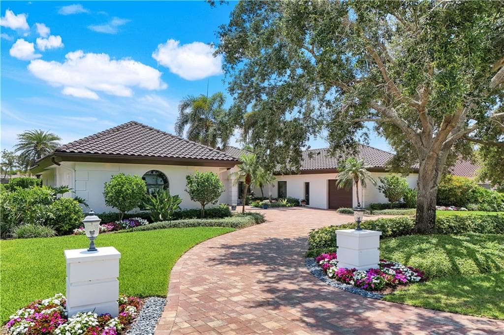 4701 Oak Leaf DR-39
