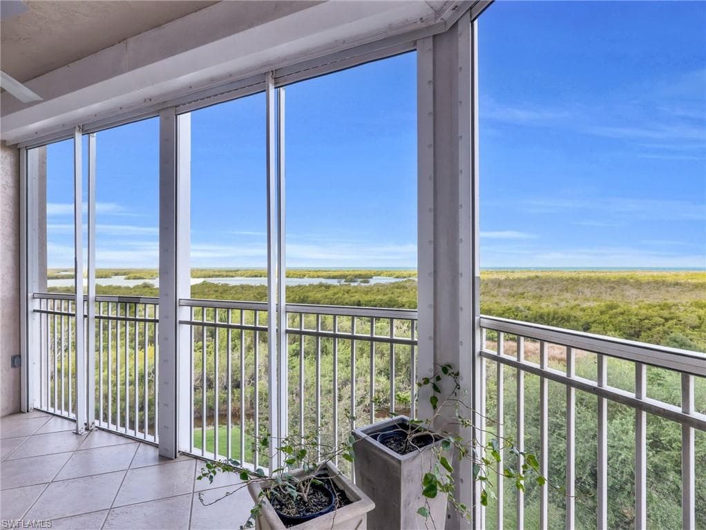 1001 Arbor Lake DR 507-25
