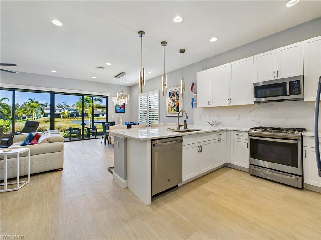 20176 Camellia Crosse LN-6