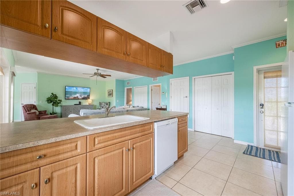 2761 Geary ST-15