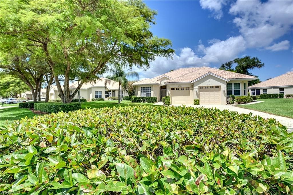 8786 E BAY CIR-2