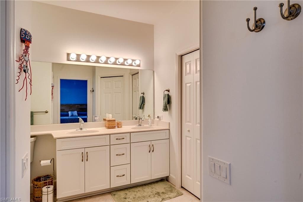 8786 E BAY CIR-22