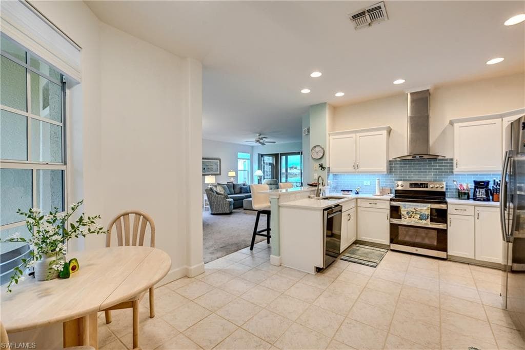 8786 E BAY CIR-15