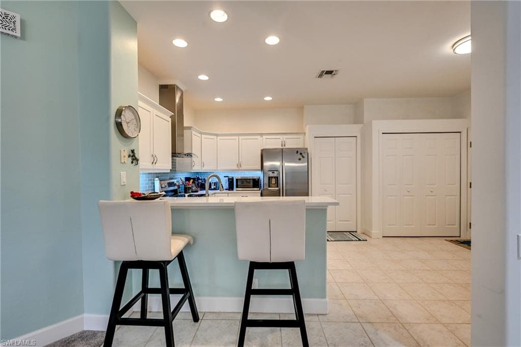 8786 E BAY CIR-11