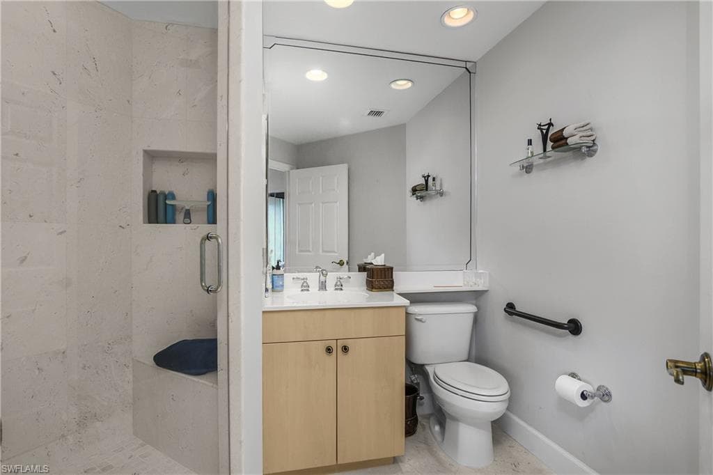 425 Cove Tower DR 504-22