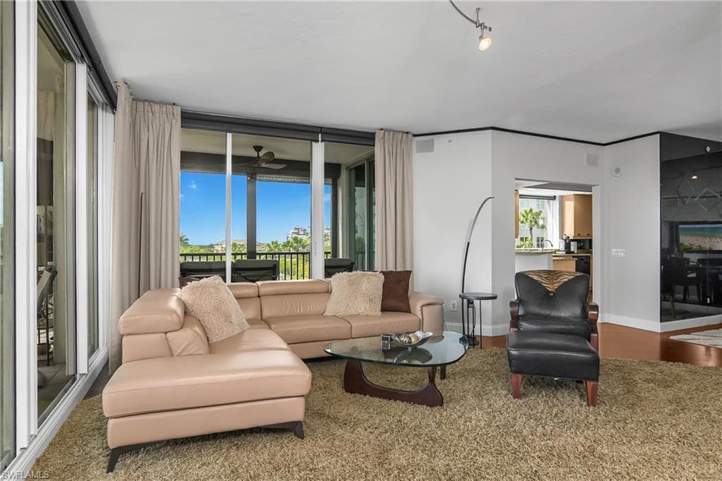 425 Cove Tower DR 504-5