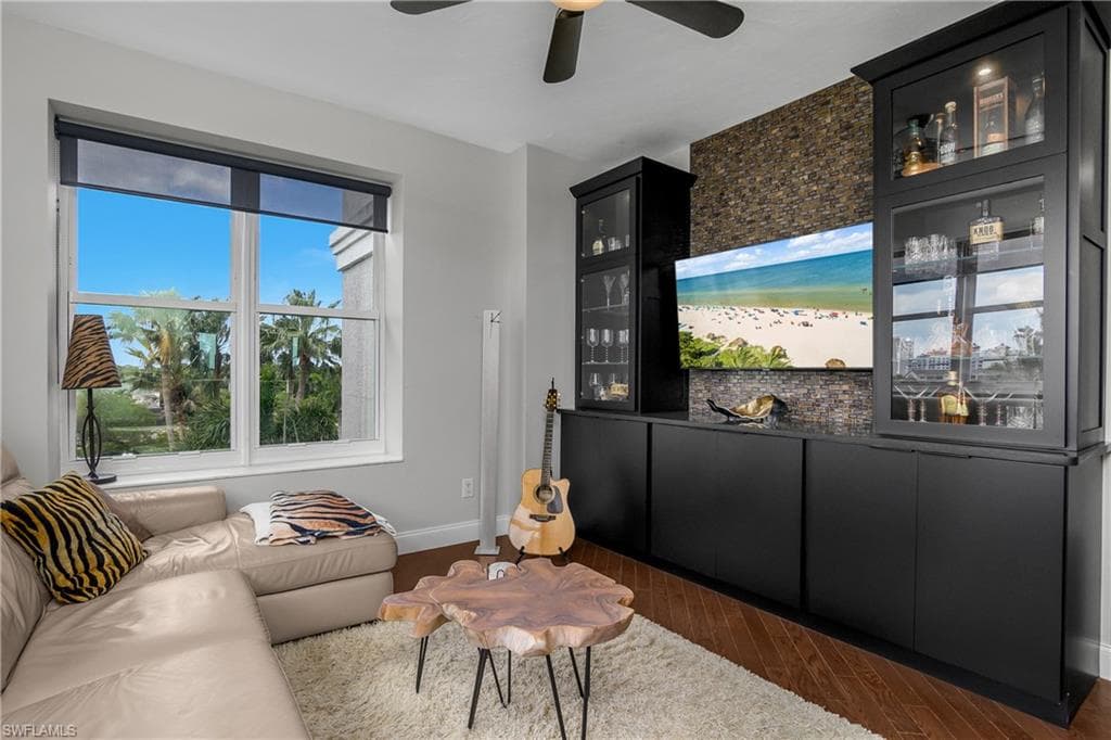 425 Cove Tower DR 504-16