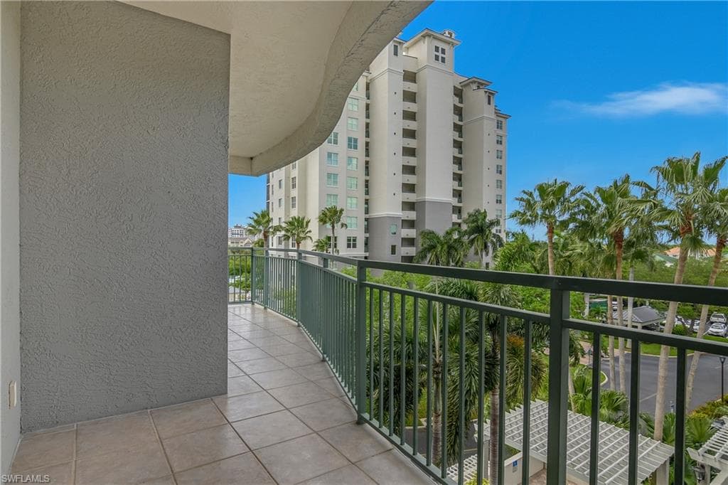 425 Cove Tower DR 504-25