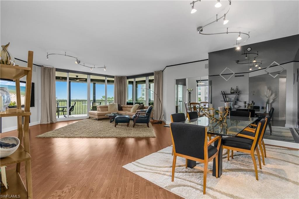 425 Cove Tower DR 504-2