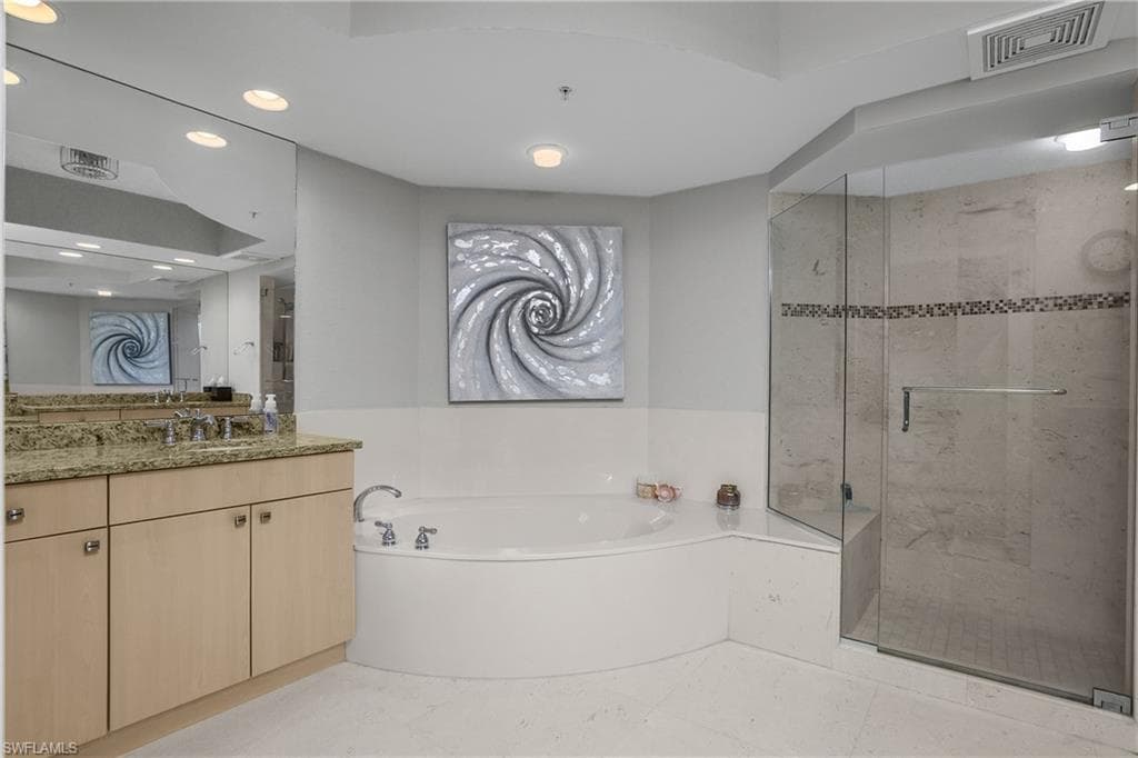 425 Cove Tower DR 504-19