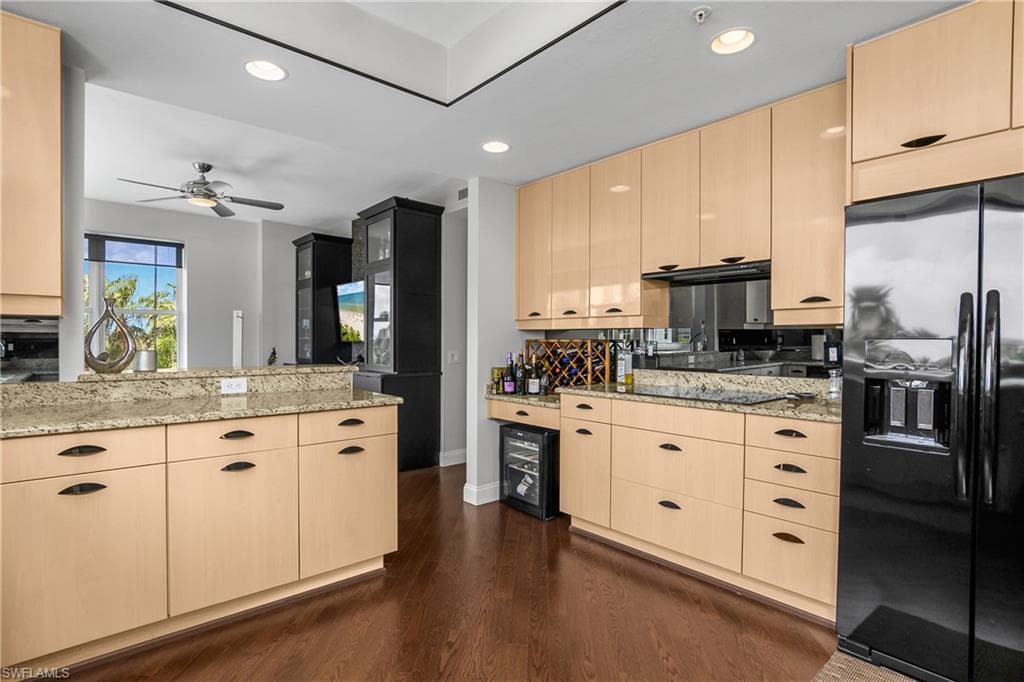 425 Cove Tower DR 504-13