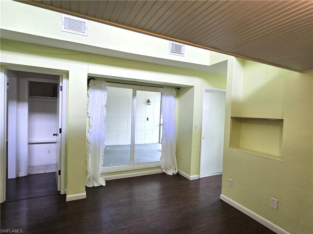 8512 Chatham ST-26