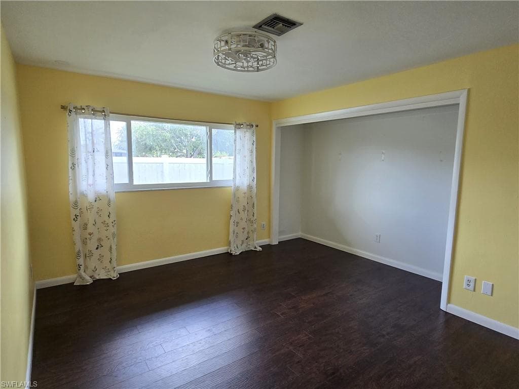 8512 Chatham ST-20