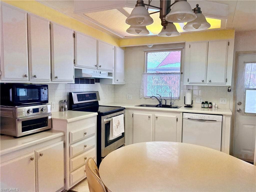 2787 Breezewood DR-7