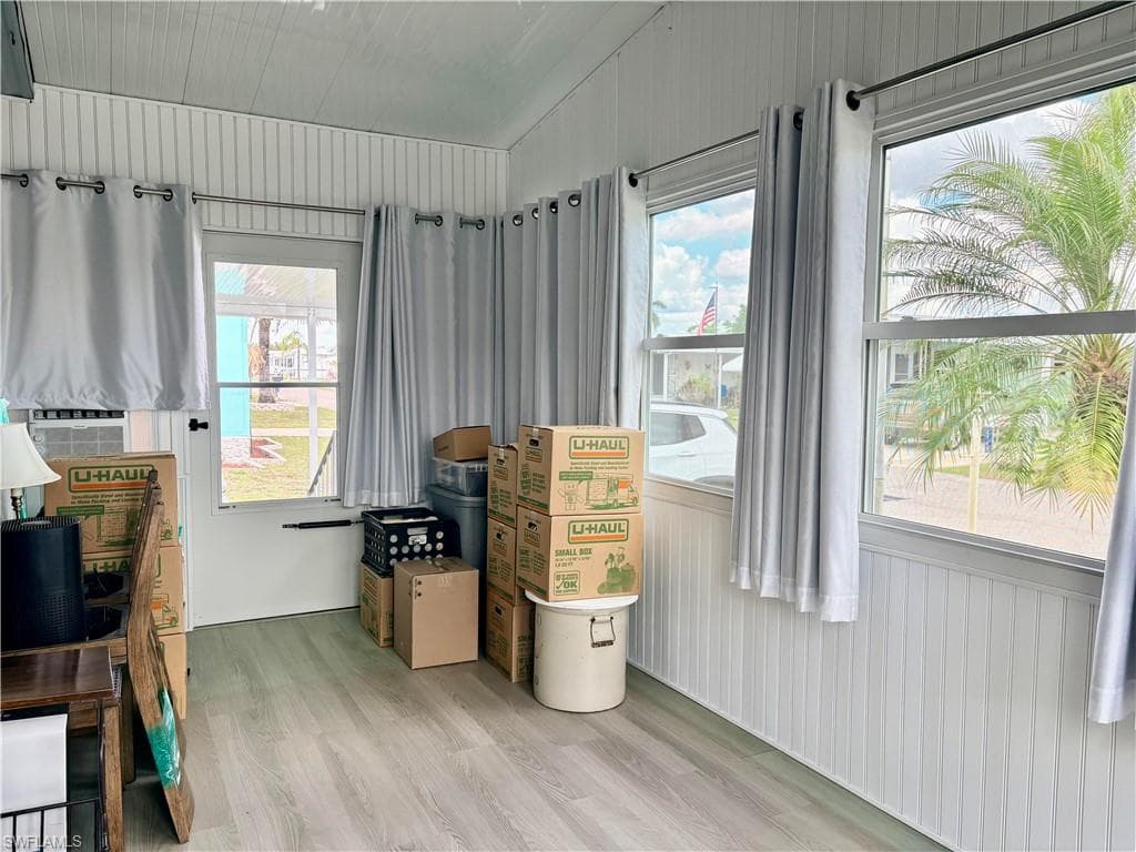 2787 Breezewood DR-15