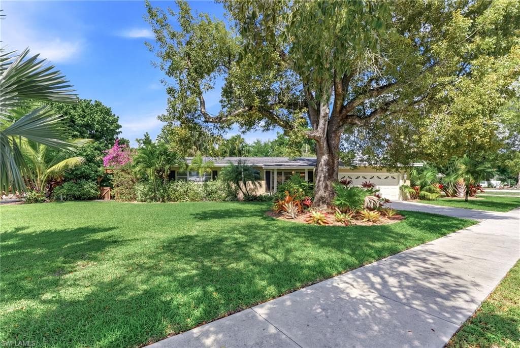 1511 Alcazar AVE-4