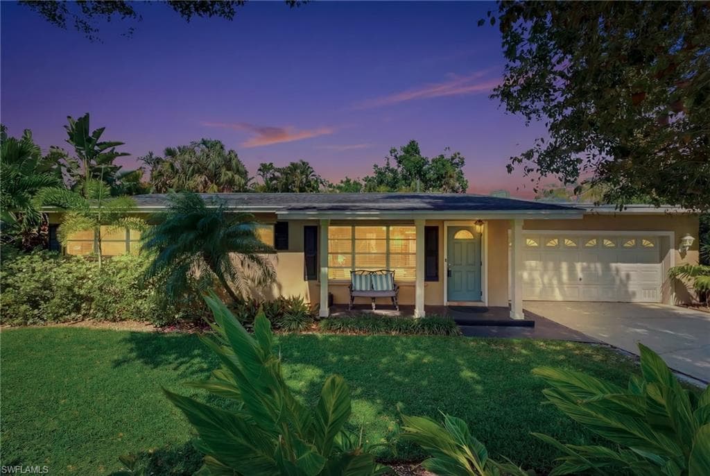 1511 Alcazar AVE-49