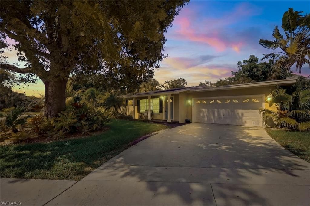 1511 Alcazar AVE-47
